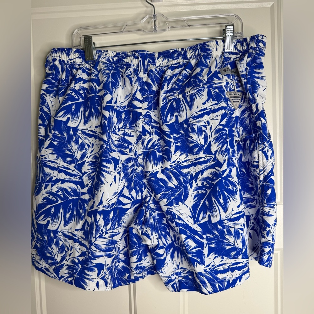 Columbia Men’s PFG Mesh Lined Shorts Tropical Blue Leaf, size large - Picture 2 of 6
